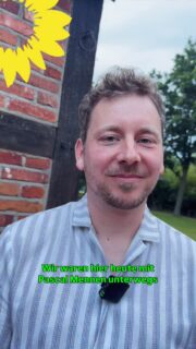 Danke Pascal für diese drei Punkte, die jede/r über die niedersächsische Schulpolitik wissen sollte! 

Auch dafür, dass Du rumgekommen bist und heute als schulpolitischen Sprecher der nieders. Landtagsfraktion zu Gast bei unserem schulpolitischen Abendbrot warst! 

@pascalmennen hat sich  heute jede Menge Zeit genommen über die aktuelle Schulpolitik in Niedersachsen zu sprechen und spannende und kritische Fragen zu den verschiedensten Themen (Inklusion, Nachteilsausgleiche, Förderschulen für SuS mit Behinderungen, Neueinstellungen von  Lehrkräften, inhaltliche Fragen Umsetzung Ganztag, Förderprogramme für Schulen, Umgang mit der Digitalisierung, Veränderungen der Anforderungen, Arbeit am Schulgesetz etc) zu beantworten…

Auch im Nachgang nutzten einige die gute Gelegenheit für den direkten Austausch. 

Vielen Dank, dass Ihr alle vorbeigekommen seid und mit uns beim von unseren Mitgliedern liebevoll gestalteten Abendbrot auf dem Findorffhof ins Gespräch gekommen seid 🌻

(Danke an @gueli007, Martina, Thomas und unsere Vorstandsmitglieder Susanne, Sabine und Gerhild und alle Mitwirkenden des OV für die Orga!) 

ℹ️ Auch Du hast eine Frage, konntest nicht dabei sein oder nicht alle Deine Fragen stellen?
@pascalmennen ist wie alle unsere Landtagsabgeordneten direkt erreichbar und jede/r kann die Möglichkeit nutzen, ihn  auch anzuschreiben.(Den Link findet Ihr in seinem Profil)

Für noch mehr Infos schaut auch gerne bei @juliawilliehamburg @mk_niedersachsen @gruene_fraktion_nds @gruenends vorbei 🌻

#schule
#bildung 
#niedersachsen
#diegrünen