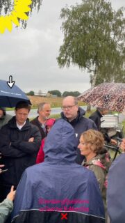Gestern gab es gleich zwei wichtige Termine zum Thema Energiewende und Widerstand gegen die  Erdgasförderung in unserer Region: 
1. gegen 16:00  Uhr: 
@christian_meyer_gruene beantworte Fragen von  BürgerInnen und Bürger auf Einladung der Bürgerinitiative @nomoorgas in Ottersberg/Quelkhorn (Treffpunkt Pipeline) 

2. ab 19:00 Uhr war @christian_meyer_gruene dann zusammen mit @br.kellermann zu Gast beim OV @gruenelilienthal, wo es während einer gut besuchten Podiumsdiskussion einen regen Austausch zum Stand der Energiewende und viele Infos zu Fördermöglichkeiten des Landes NDS gab. 
Und ein Statement von @christian_meyer_gruene zu Auswirkungen der Klimakrise und zum jüngst verabschiedeten niedersächsischen Wassergesetz.
Auch die rückschrittliche Energiepolitik auf Bundesebene war Thema, das veraltete BBergG, sowie der hiesige parteiübergreifende Widerstand gegen die Erdgasförderung, das in der nieders. Verfassung verankerte Klimaziel und das zivilgesellschaftliches Engagement von Bürgerinitiativen gegen die Erdgasförderung ❌

Unser Dank gilt der Bürgerinitiative @nomoorgas, den vielen interessierten Anwesenden, den Bürgermeistern von Grasberg und Lilienthal, den KomunalpolitikerInnen aller Fraktionen, dem OV Lilienthal, @kimfuerwentsches für die Moderation. 

Unser Fazit: 
Wasser ist Leben und unser kostbarstes Gut, 
welches wir schützen müssen, wie alle unsere natürlichen Lebensgrundlagen und Ressourcen. 
Wir unterstützen und leben die Energiewende vor Ort sowie den Ausstieg aus den Fossilen und den Widerstand gegen die Erdgasförderung. 

Presseartikel vom 01.09.2026:

https://www.kreiszeitung.de/politik/meyer-niedersachsen-erzeugt-100-prozent-strom-aus-erneuerbaren-energien-94470196.html

https://www.weser-kurier.de/landkreis-verden/gemeinde-ottersberg/umweltminister-in-ottersberg-debatte-ueber-gasleitung-und-erdgas-doc87eryccg9xkql1v0dn1

https://www.weser-kurier.de/landkreis-osterholz/gemeinde-lilienthal/erdgas-erkundung-gegner-fordern-mehr-einsatz-von-umweltminister-meyer-doc87eqxnogl1cybhexjgr

#landkreisosterholz 
#nomoorgas 
#wassergesetz 
#grüneniedersachsen 
#niedersachen 

Was habt ihr gestern mitgenommen?